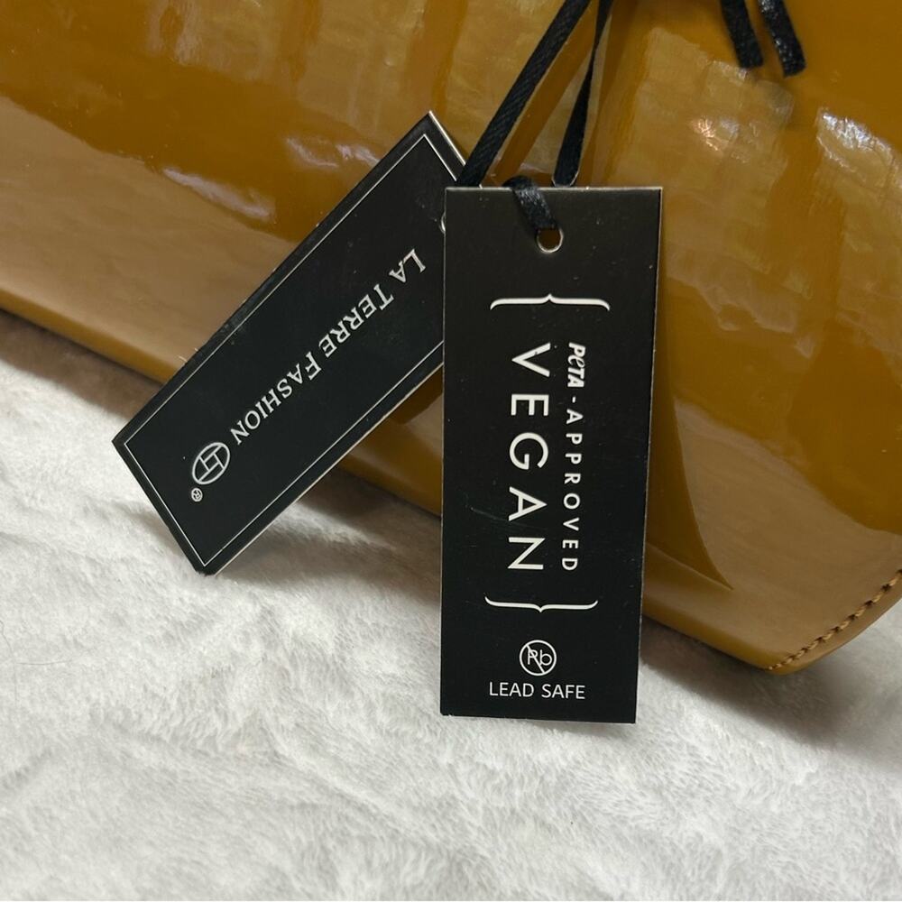 La Terre Fashion Vegan Leather Equestrian Brown Circular Bag Purse Diamond NWT - Picture 5 of 10